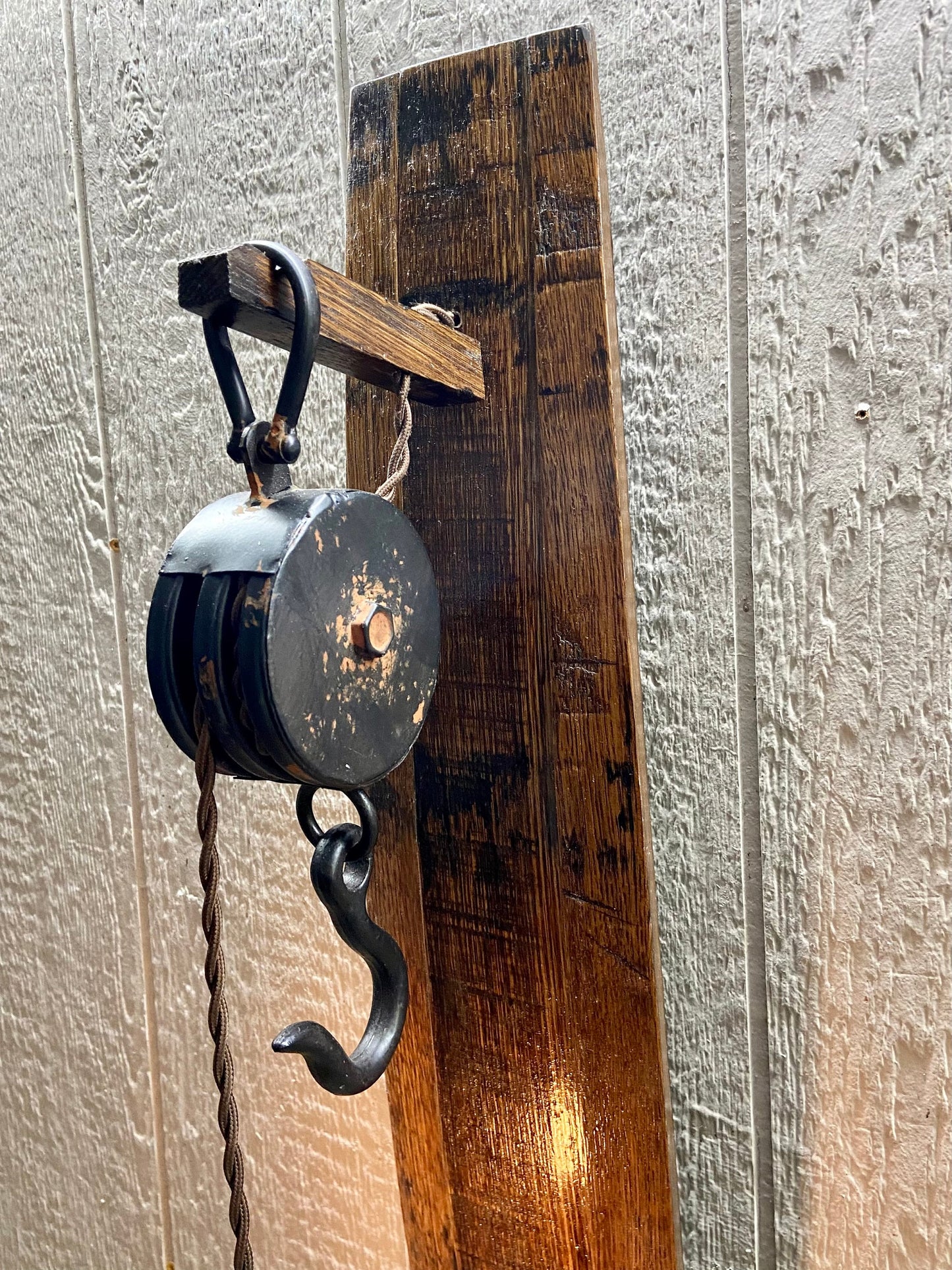 Sconce light features Jack Daniels bottle, whiskey barrel wall light for bar room or mancave, bourbon lovers gift with metal pulley
